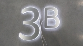 Rückseitig beleuchtete Buchstabe (mit Halo-Effekt)
