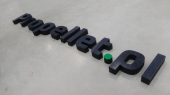 3D-Buchstaben, Logos, Zahlen und Dekorationen aus Plexiglas und/oder Styrodur