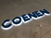 3D-LED-Buchstaben mit Seiten aus Aluminiumband, hinterleuchtet