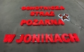 3D-Buchstaben aus Plexiglas mit Beleuchtung