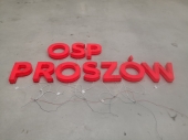 3D-Buchstaben aus Plexiglas mit Beleuchtung