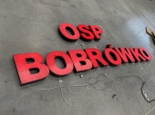 3D-Buchstaben aus Plexiglas mit Beleuchtung