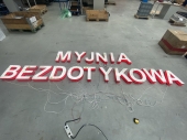 3D-LED-Plexiglas-Buchstaben, vorne beleuchtet