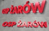 3D-Buchstaben aus Plexiglas mit Beleuchtung